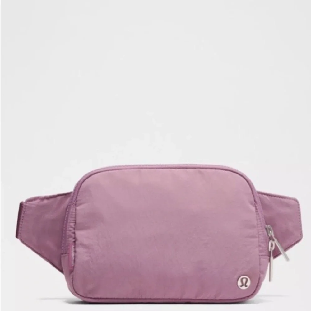 Lululemon Everywhere Belt Bag